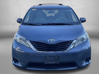 2014 Toyota Sienna LE 8 Passenger