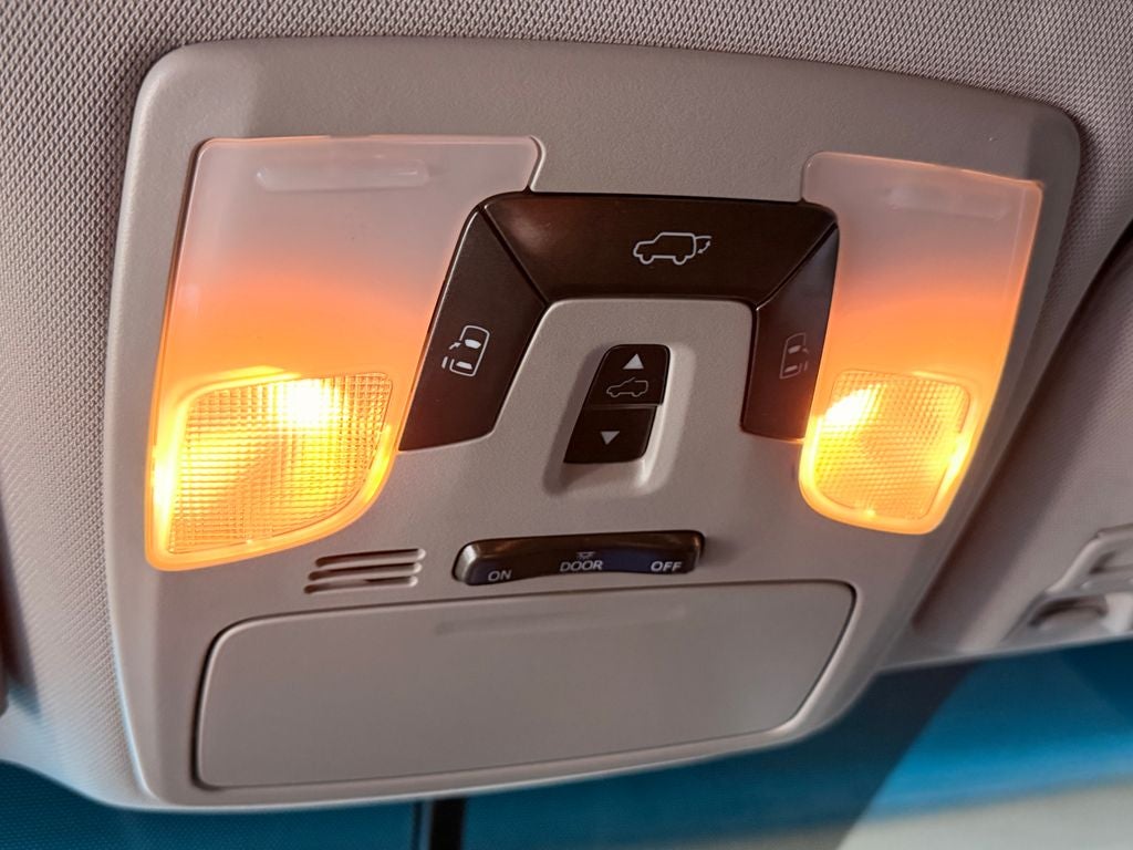 2017 Toyota Sienna XLE Premium 8 Passenger