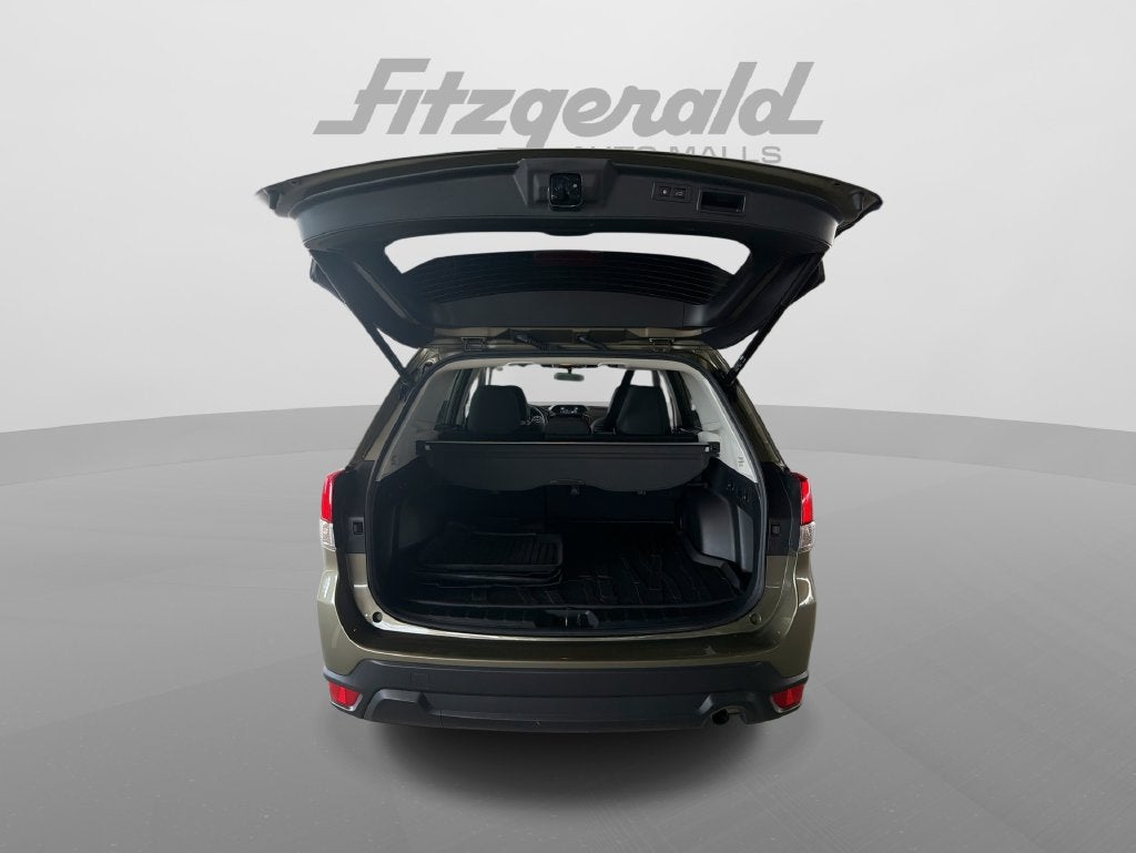 2024 Subaru Forester Premium