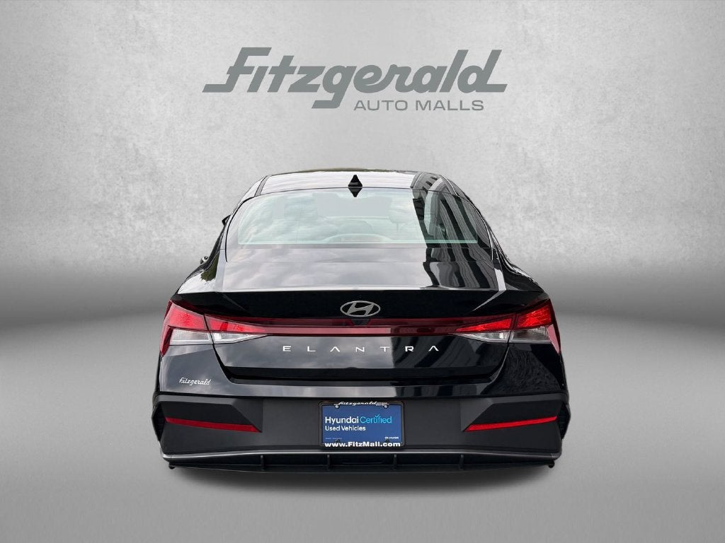2025 Hyundai Elantra SE