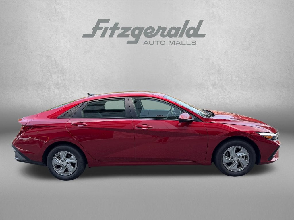 2025 Hyundai Elantra SE