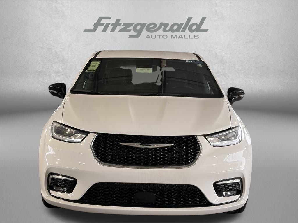 2024 Chrysler Pacifica Touring