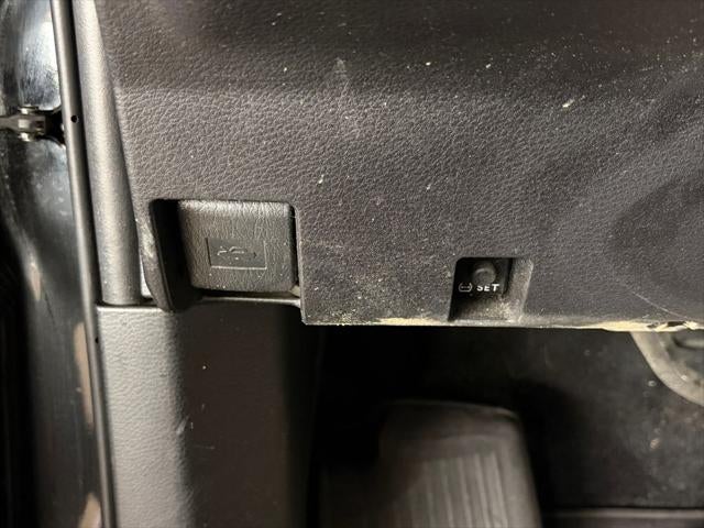 2022 Toyota TACOMA SR5 SR5