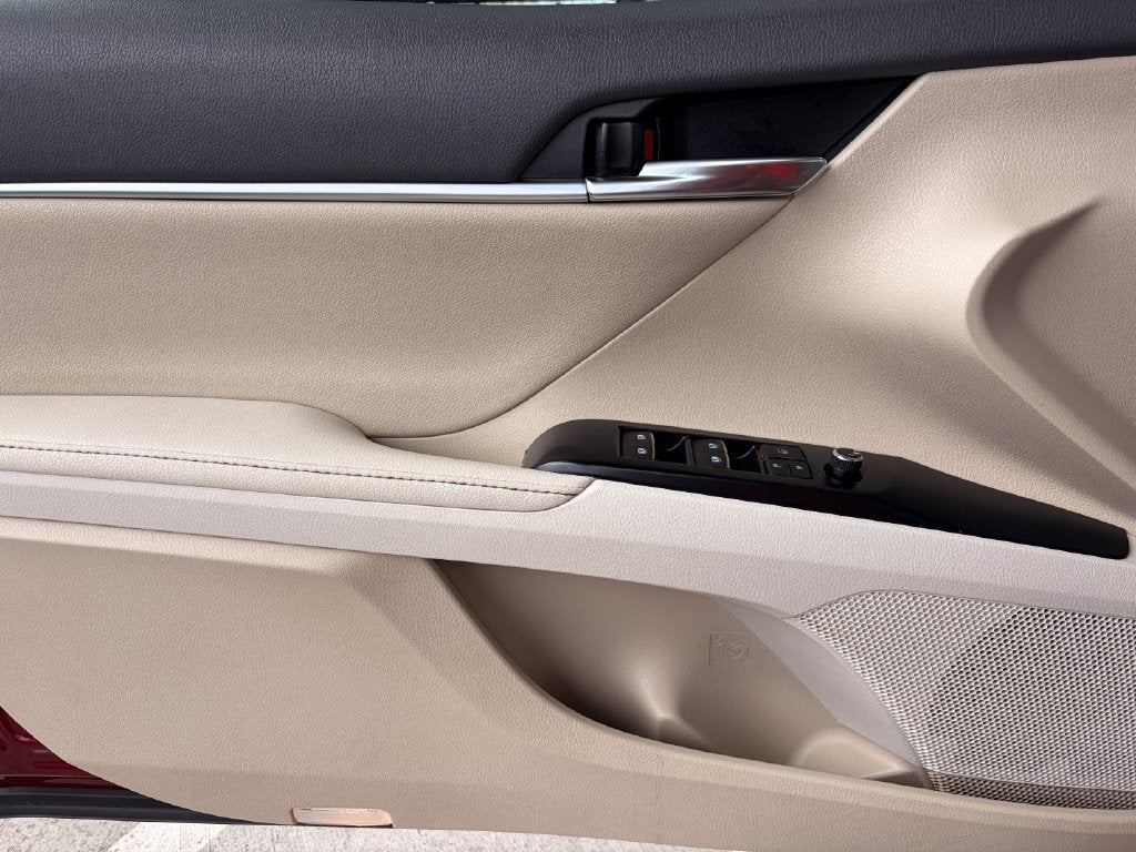2019 Toyota Camry Hybrid XLE