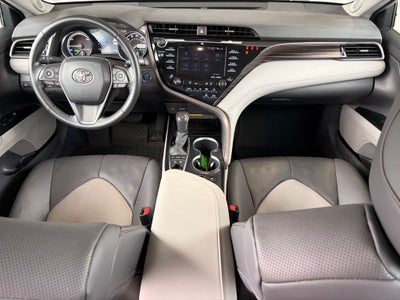2020 Toyota Camry Hybrid XLE