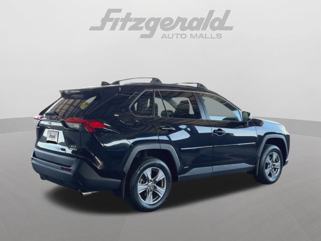 2022 Toyota RAV4 Hybrid XLE