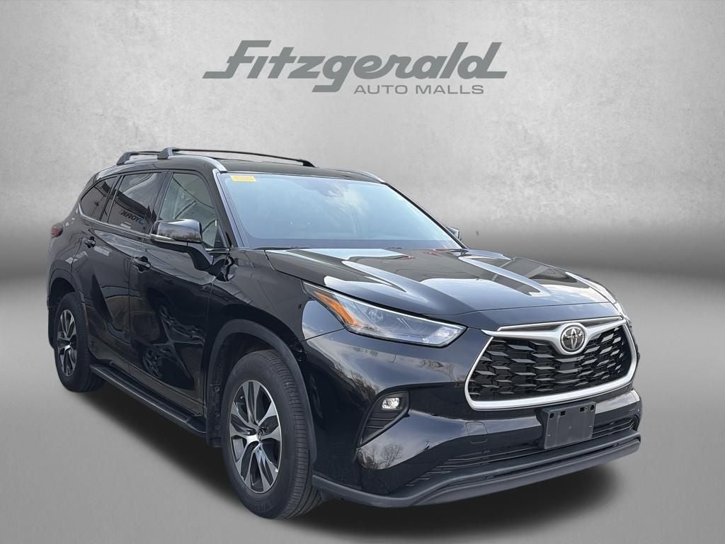 2022 Toyota HIGHLANDER XLE