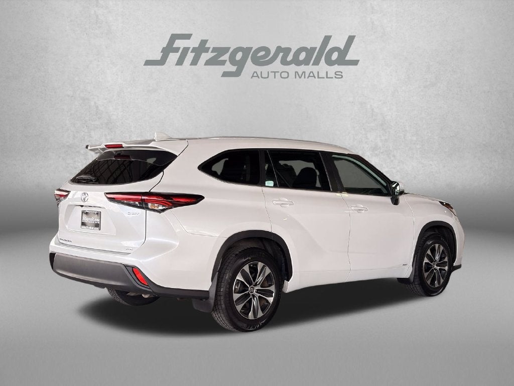 2025 Toyota Highlander Hybrid XLE