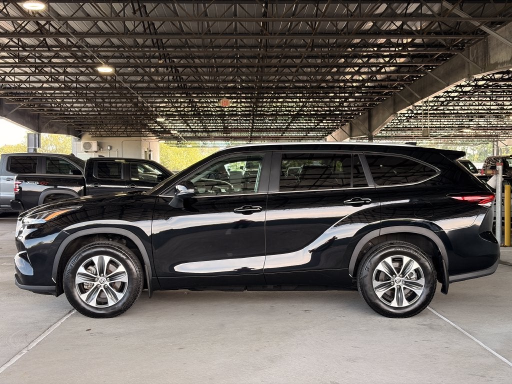 2025 Toyota Highlander XLE