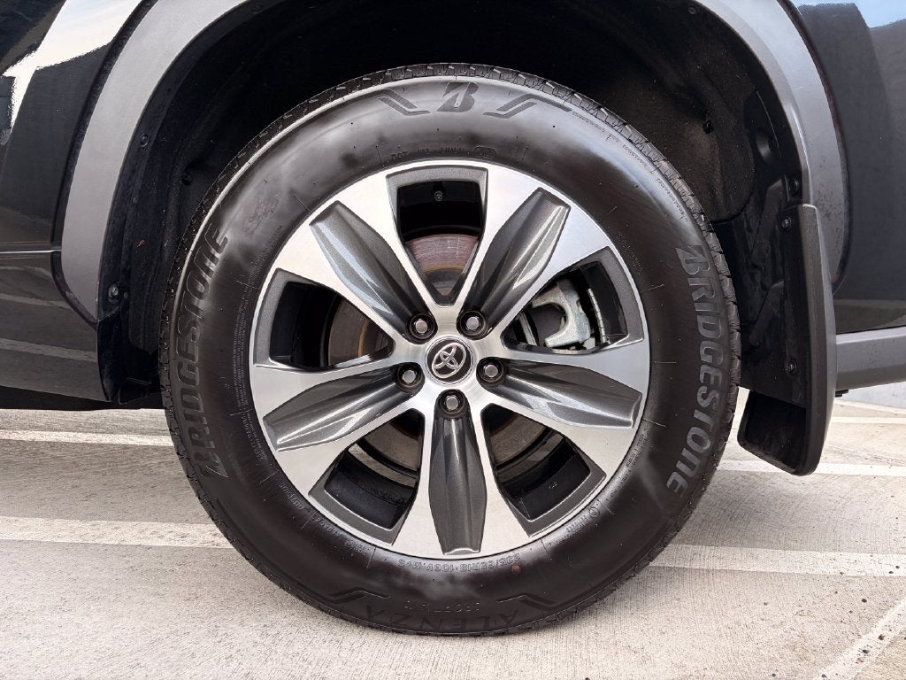 2025 Toyota Highlander XLE