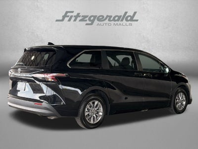 2026 Toyota Sienna LE 7 Passenger