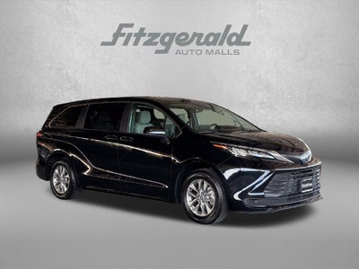 2025 Toyota Sienna LE 8 Passenger