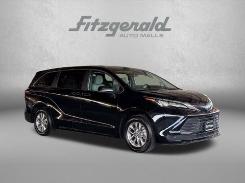 2025 Toyota Sienna LE 8 Passenger