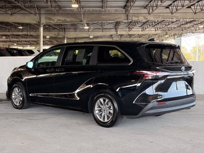 2025 Toyota Sienna LE 8 Passenger