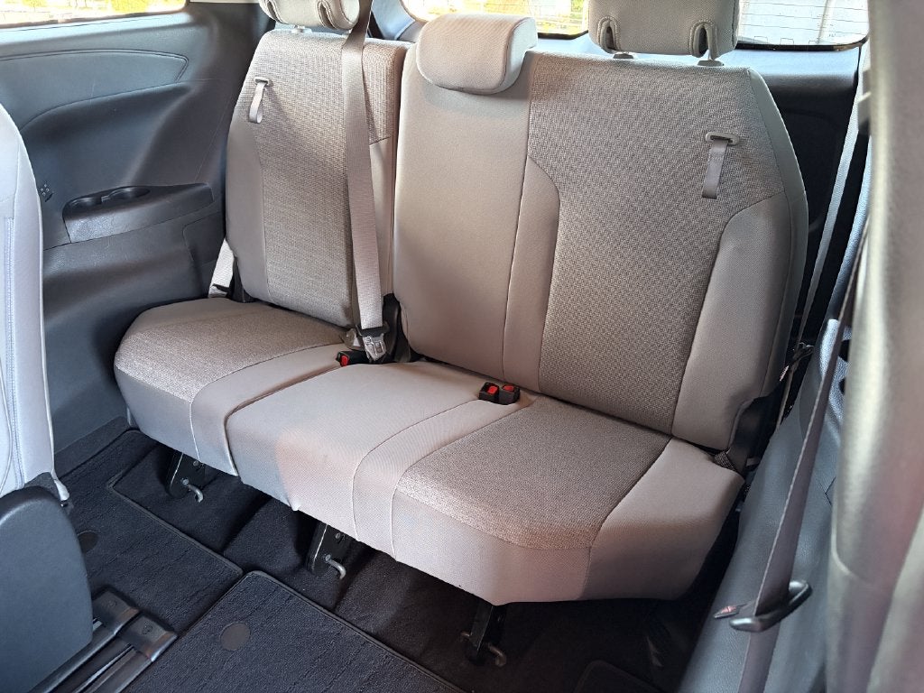 2025 Toyota Sienna LE 8 Passenger