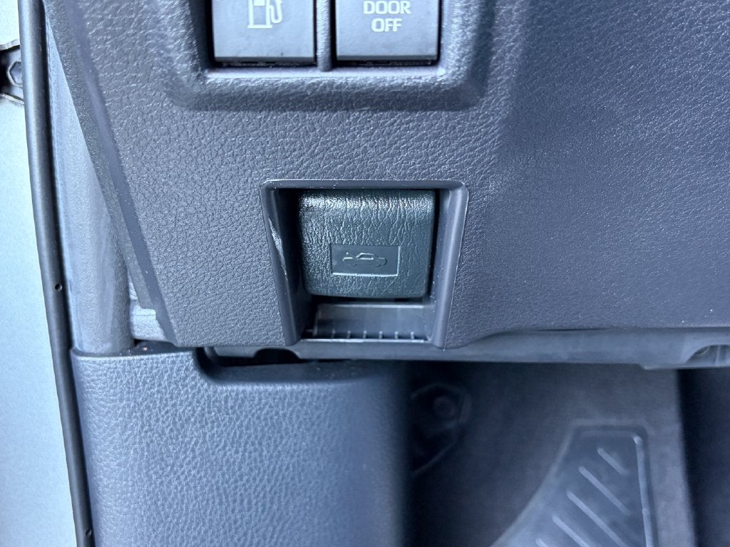 2025 Toyota Sienna LE 8 Passenger