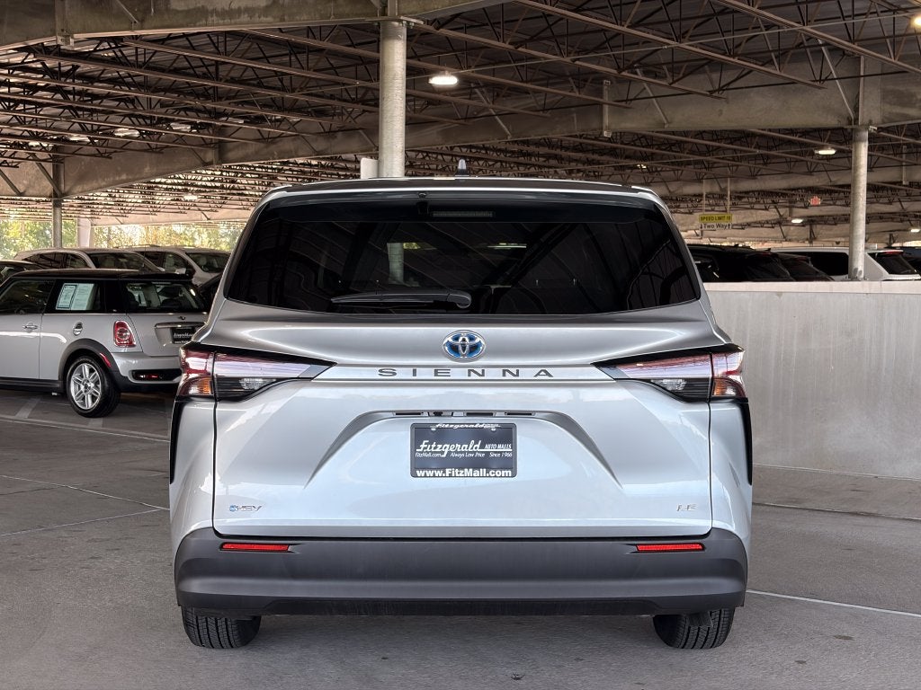 2025 Toyota Sienna LE 8 Passenger