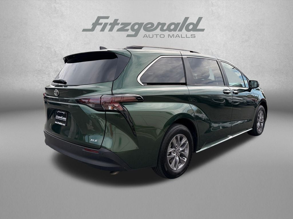 2026 Toyota Sienna XLE 8 Passenger