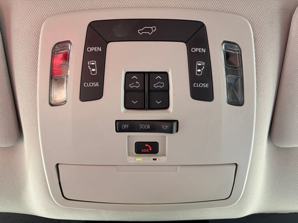 2025 Toyota SIENNA XLE XLE 8 Passenger