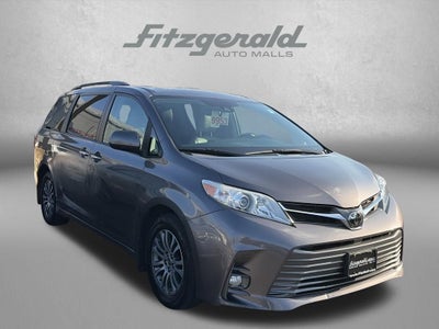 2020 Toyota Sienna XLE