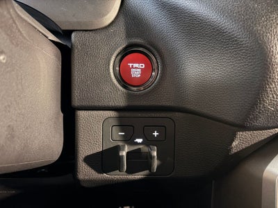 2025 Toyota TUNDRA 4X4 SR5