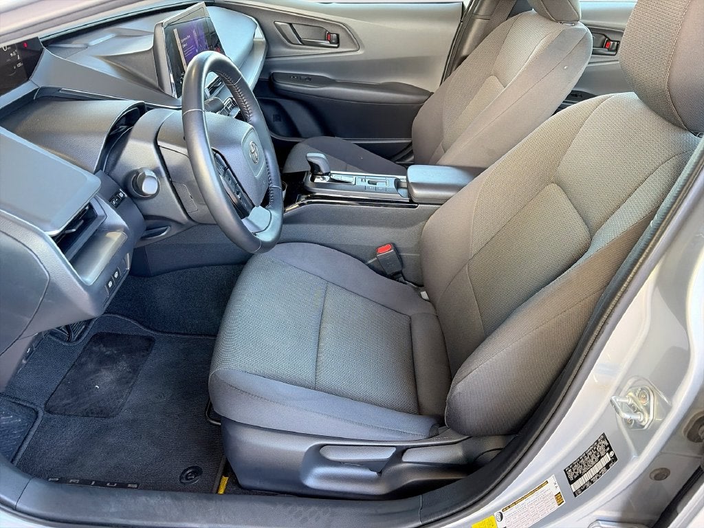 2025 Toyota Prius LE