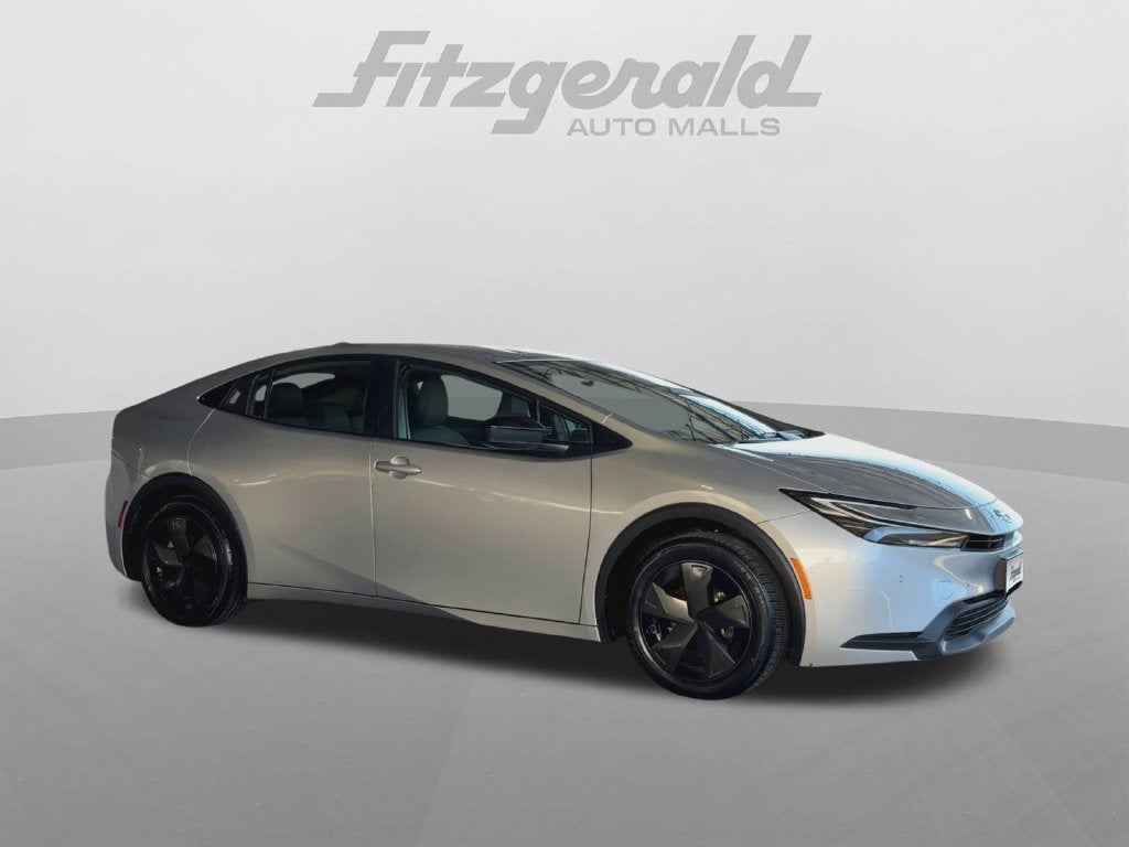 2025 Toyota Prius LE