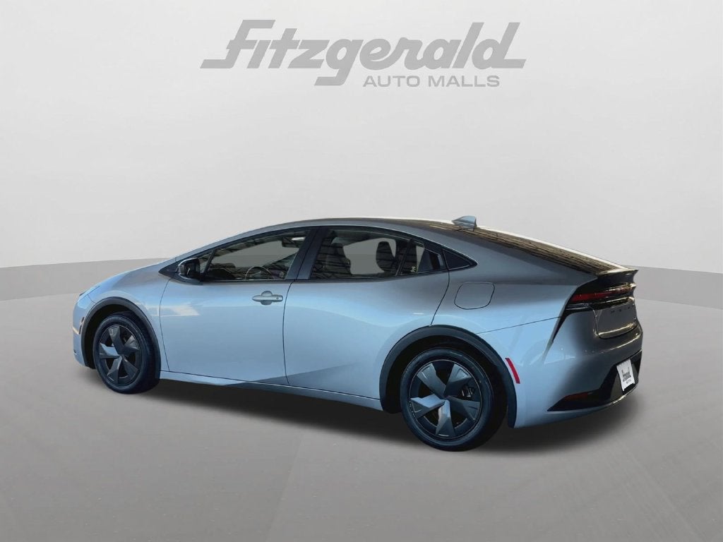 2025 Toyota Prius LE