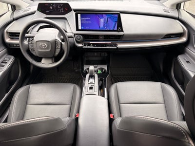 2024 Toyota PRIUS XLE