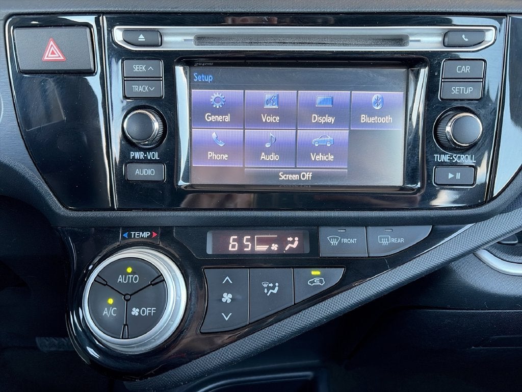2015 Toyota PRIUS c Two