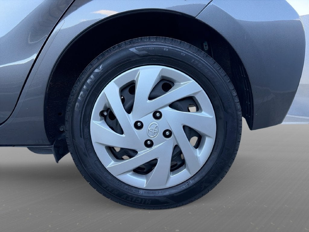 2015 Toyota PRIUS c Two