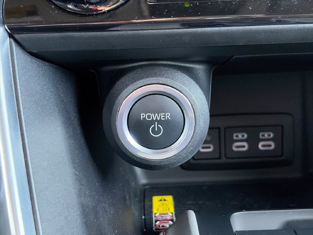 2024 Toyota Venza LE