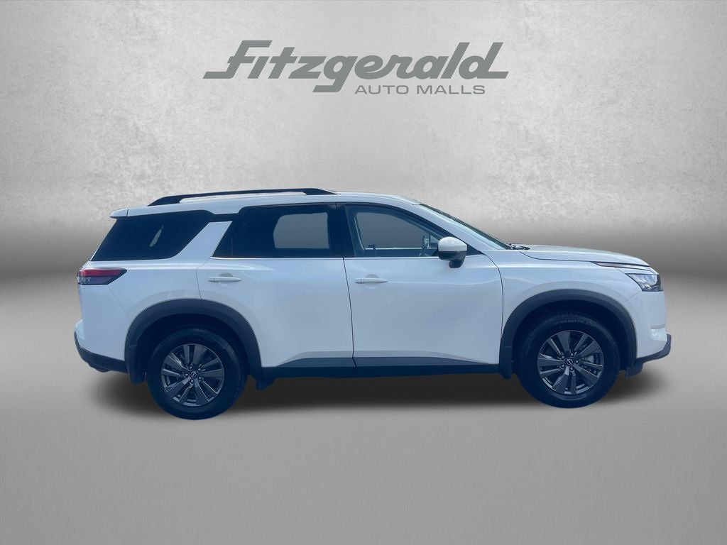 2024 Nissan Pathfinder SV