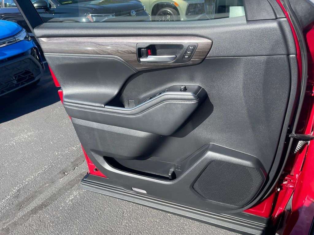 2022 Toyota Highlander Hybrid Limited