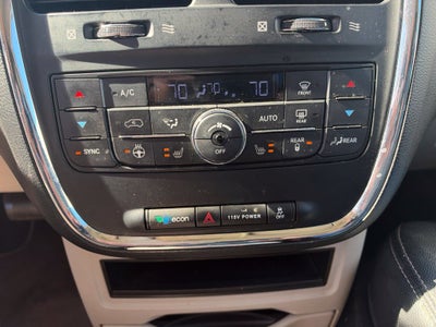 2015 Chrysler Town & Country Touring