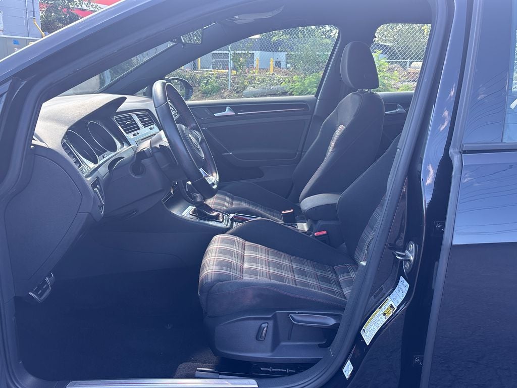 2017 Volkswagen Golf GTI S