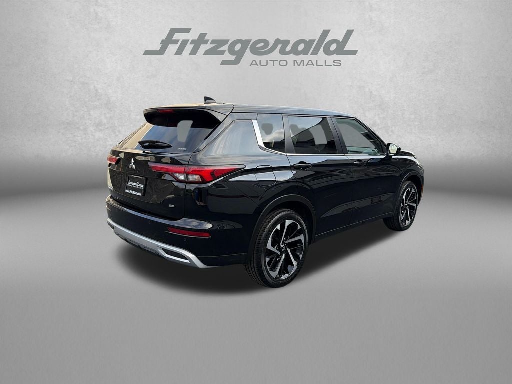 2024 Mitsubishi Outlander SE
