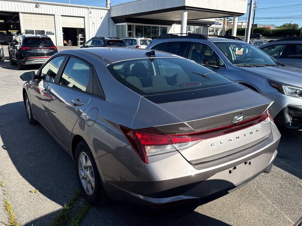2023 Hyundai Elantra SE