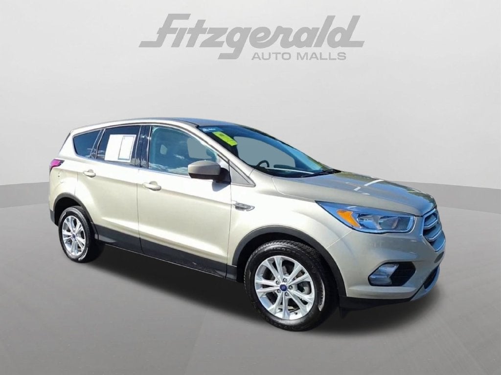 Used 2017 Ford Escape SE with VIN 1FMCU0GD2HUD35979 for sale in Chambersburg, PA