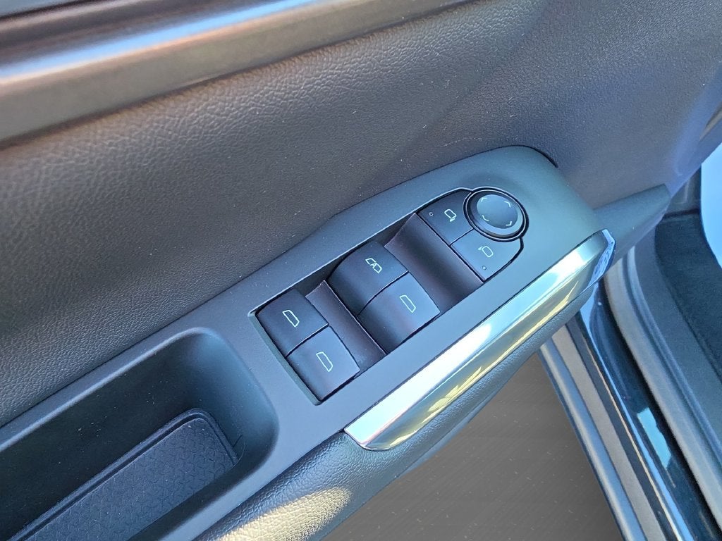 2025 Chevrolet Traverse LT 2LT