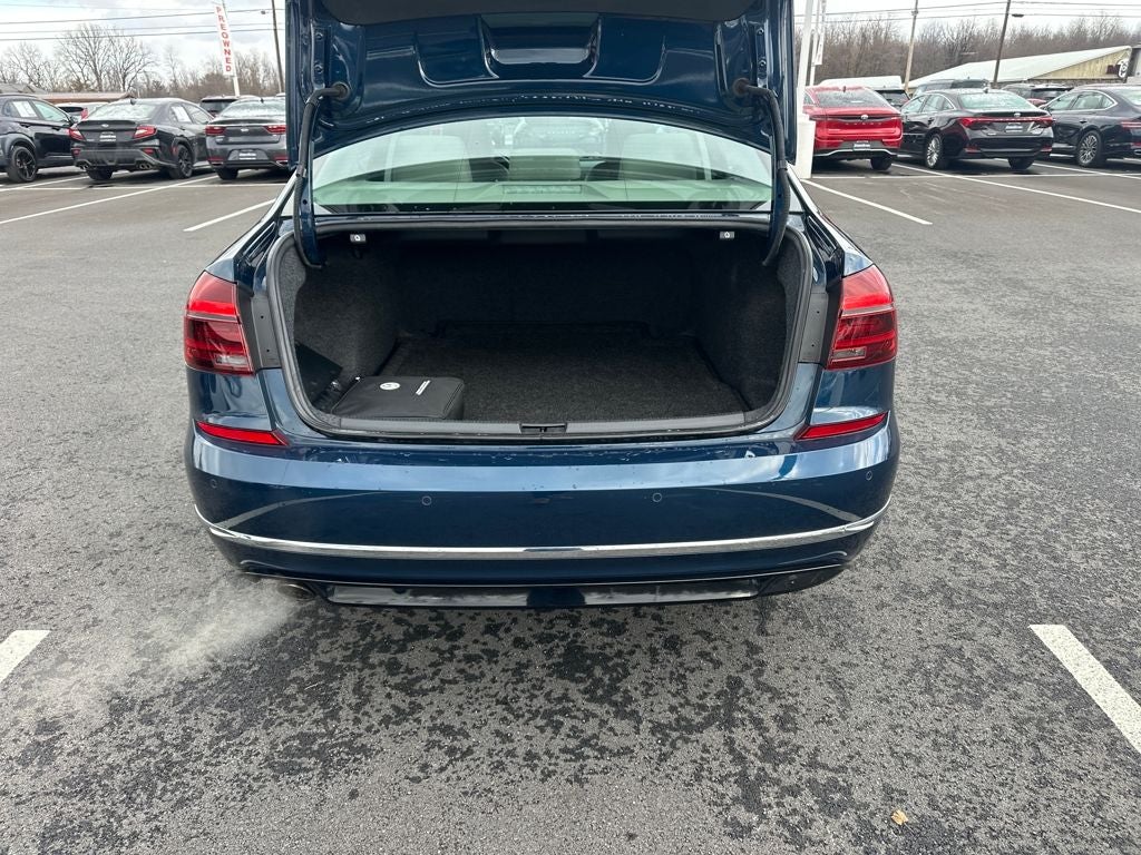 2019 Volkswagen Passat 2.0T SE R-Line