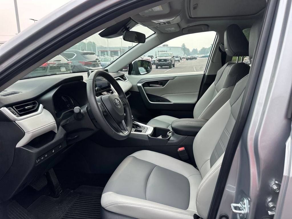 2025 Toyota RAV4 XLE Premium