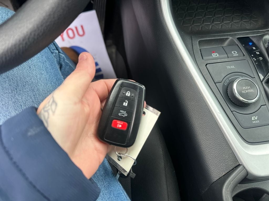 2021 Toyota RAV4 HYBRID XLE