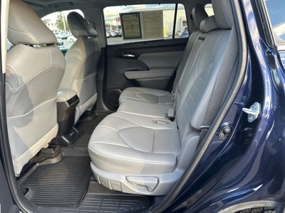 2021 Toyota HIGHLANDER XLE