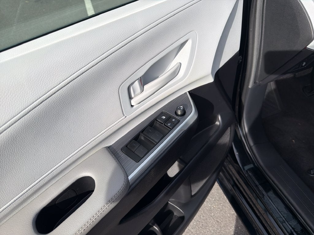 2025 Toyota Sienna LE 8 Passenger