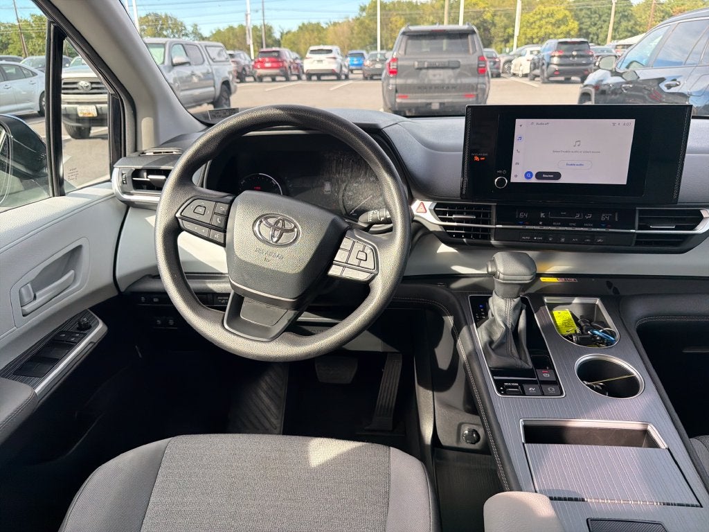 2025 Toyota Sienna LE 8 Passenger