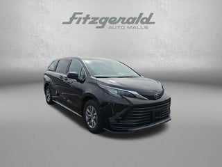 2025 Toyota Sienna LE 8 Passenger
