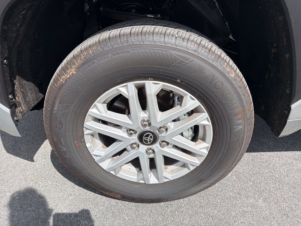 2026 Toyota Tundra SR5 - Photo 12