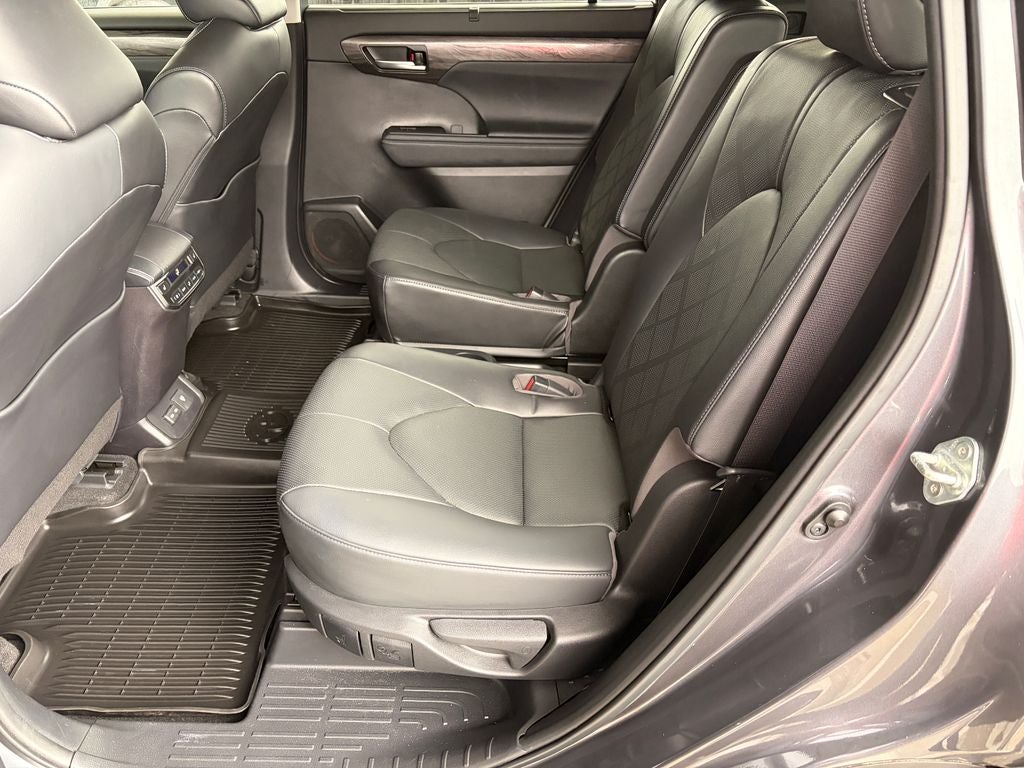 2023 Toyota Highlander Platinum