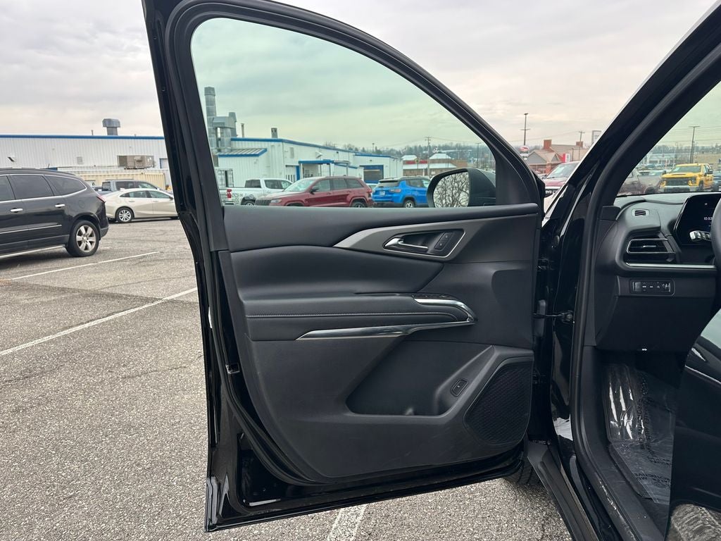 2025 Chevrolet Traverse LT 2LT